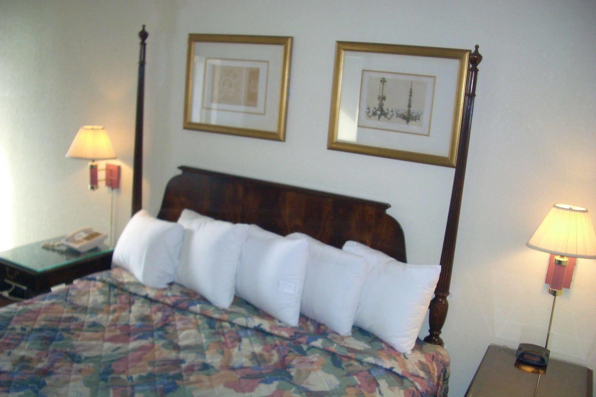 Regency Inn Of Naperville Εξωτερικό φωτογραφία
