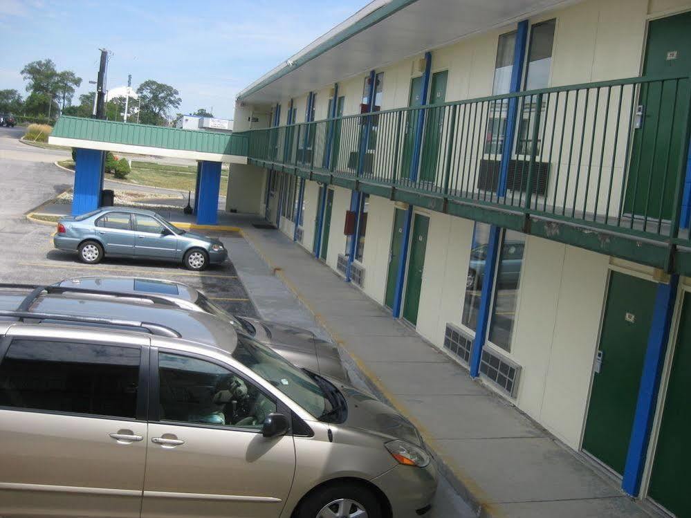 Regency Inn Of Naperville Εξωτερικό φωτογραφία